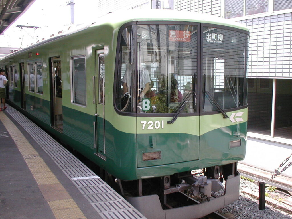 京阪7200系　準急　枚方公園－守口市（2004.04.01）